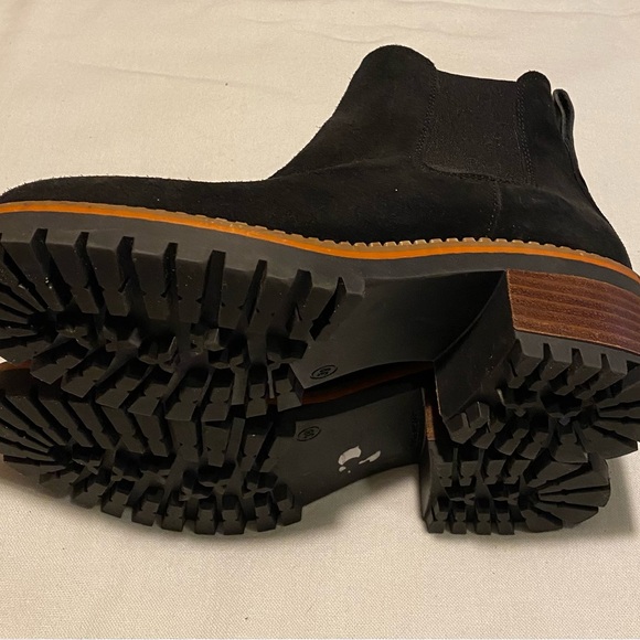 Bertuchi Lug Sole Womens Chelsea Boots - Picture 4 of 7